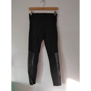 DKNYC black leggings
